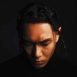 廖承宇被5个男子3p在线
