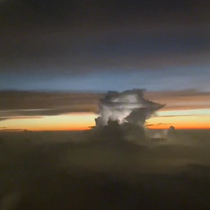 廖承宇被5个男子3p在线
